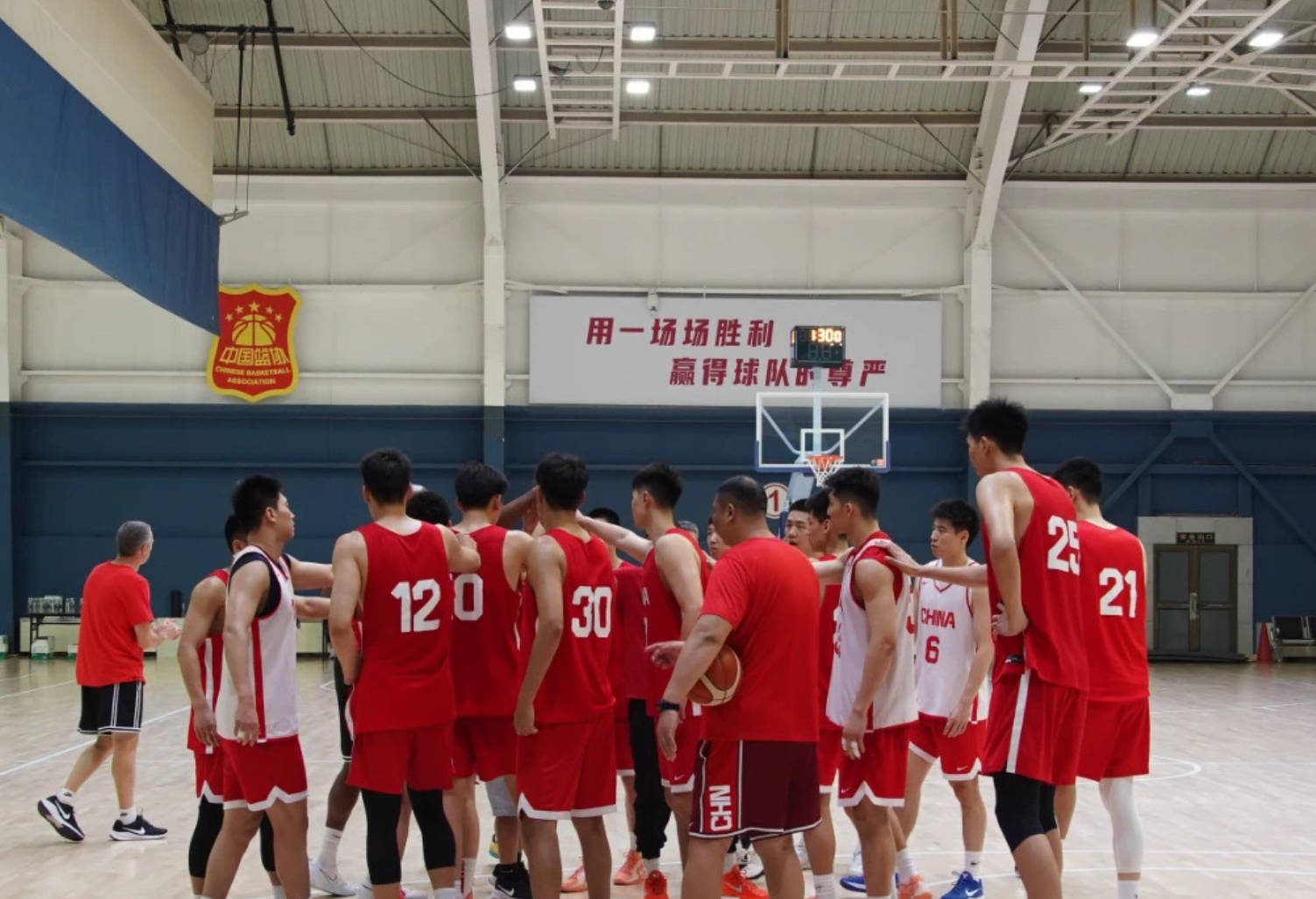关于备战重要赛事，球队高强度训练抢先启动的信息