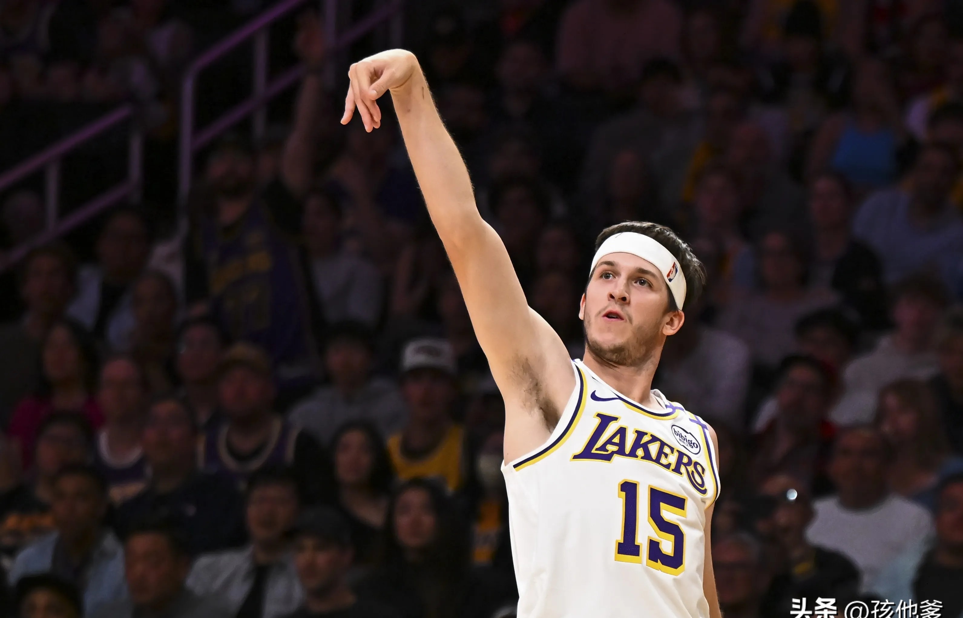 里弗斯轰38+11，火箭取胜灰熊